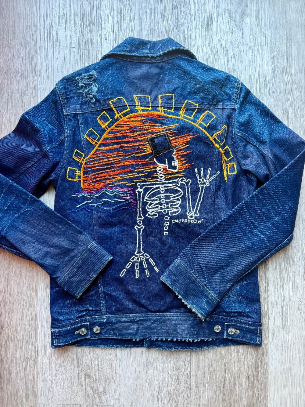 💀one of a kind hand embroidered vintage denim jacket 💀